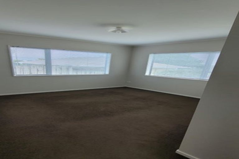 Photo of property in 45 Sylvan Crescent, Te Atatu South, Auckland, 0610