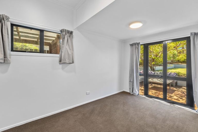 Photo of property in 49 Paynters Avenue, Strandon, New Plymouth, 4312