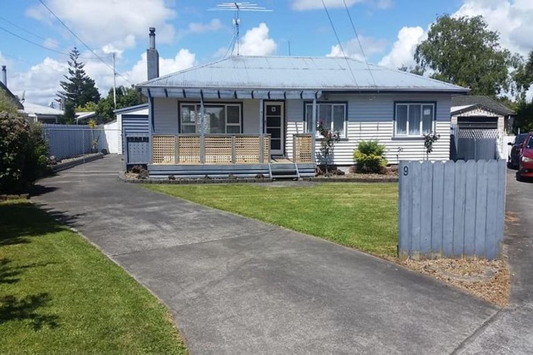 Photo of property in 9 Hill Crescent, Papakura, 2110