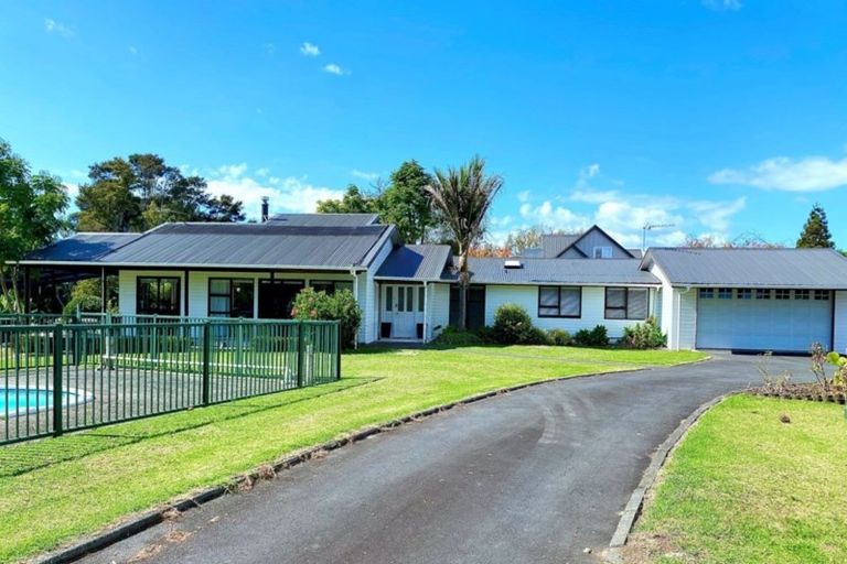 Photo of property in 111 Attwood Road, Paremoremo, Auckland, 0632