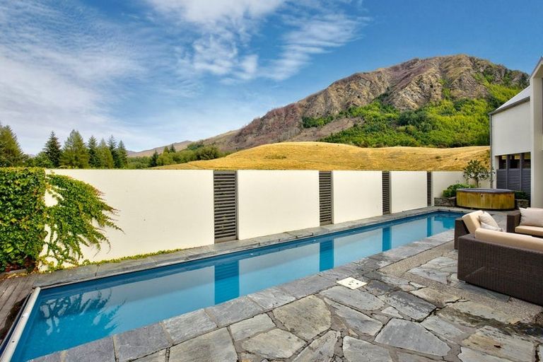 Photo of property in Millbrook Resort, 1 Malaghans Ridge, Arrowtown, 9371