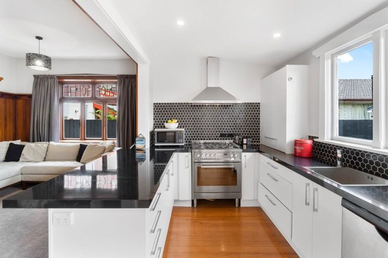 Photo of property in 34 Young Street, Somerfield, Christchurch, 8024