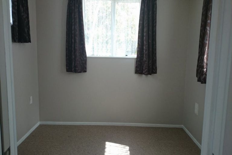 Photo of property in 9 Ballial Place, West Harbour, Auckland, 0618