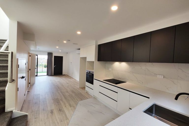 Photo of property in 9/13 Grove Lane, Pakuranga, Auckland, 2010