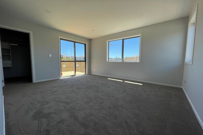 Photo of property in 30 Vinistra Road, Kumeu, 0810