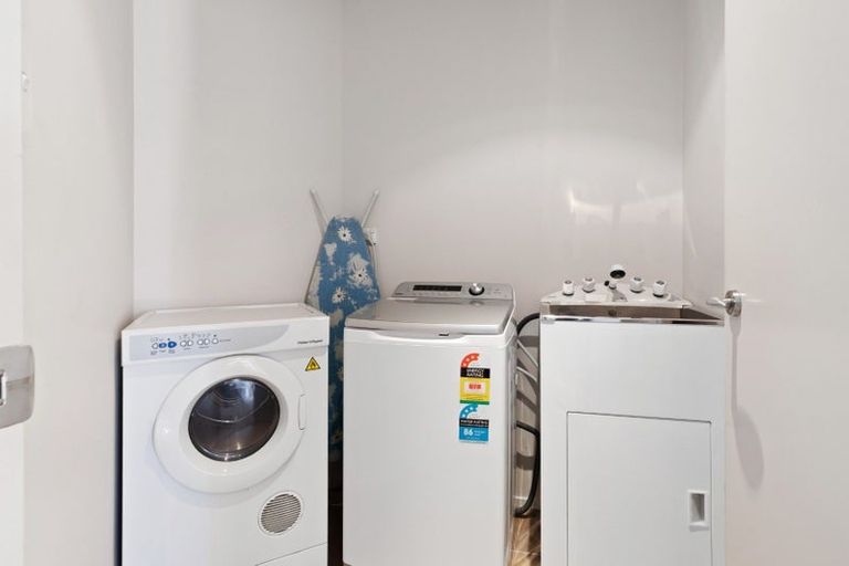 Photo of property in 1/6d Durham Street, Tauranga, 3110