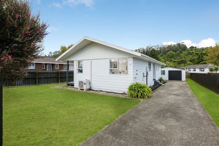 Photo of property in 17 Camphora Place, Ranui, Auckland, 0612