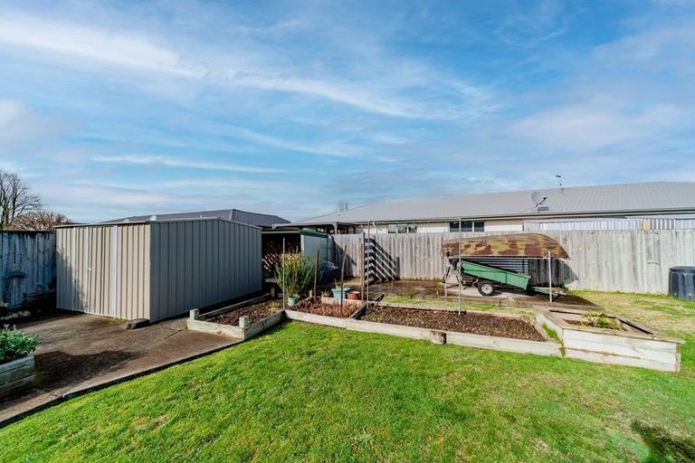 Photo of property in 82 Belgrove Drive, Waipukurau, 4200