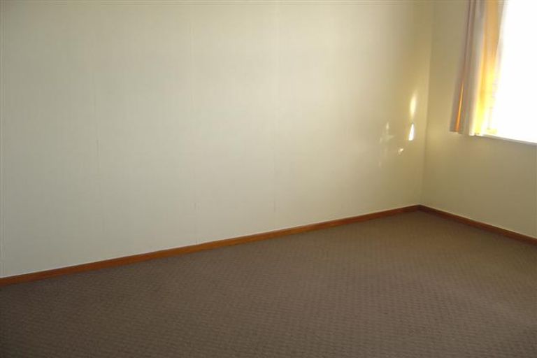 Photo of property in 2/2 Archibald Road, Kelston, Auckland, 0602