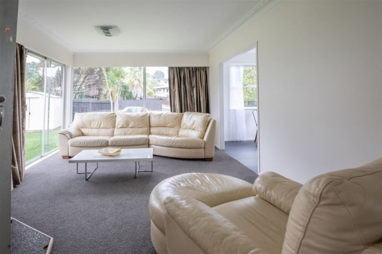 Photo of property in 78 Lantana Road, Green Bay, Auckland, 0604