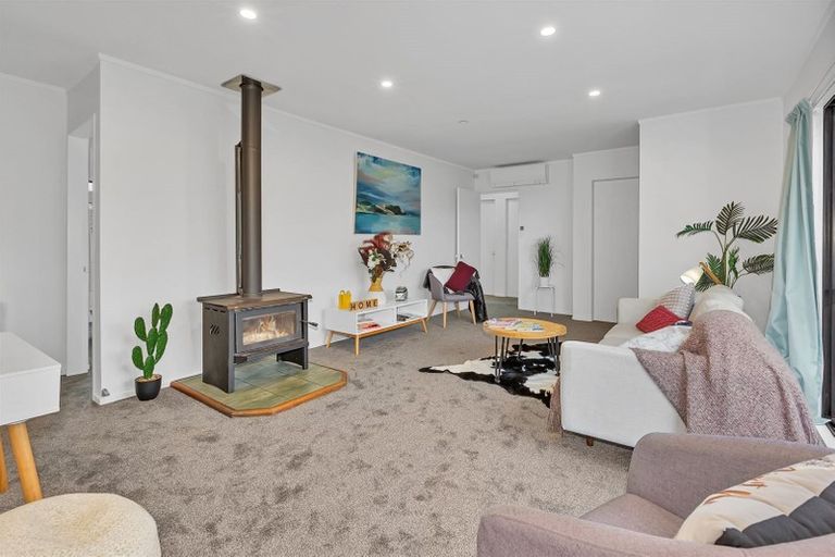 Photo of property in 45b Rose Street, Ranui, Porirua, 5024