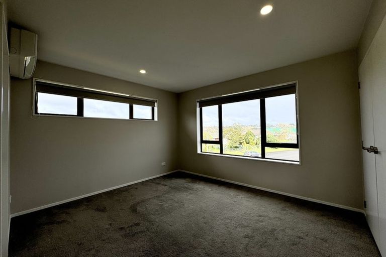 Photo of property in 6b St Catherine Crescent, West Harbour, Auckland, 0618