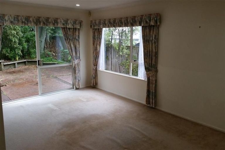 Photo of property in 2/17a Forrest Hill Road, Milford, Auckland, 0620