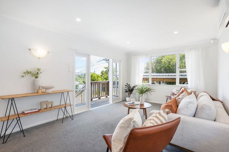 Photo of property in 10 Windy Ridge Road, Glenfield, Auckland, 0629