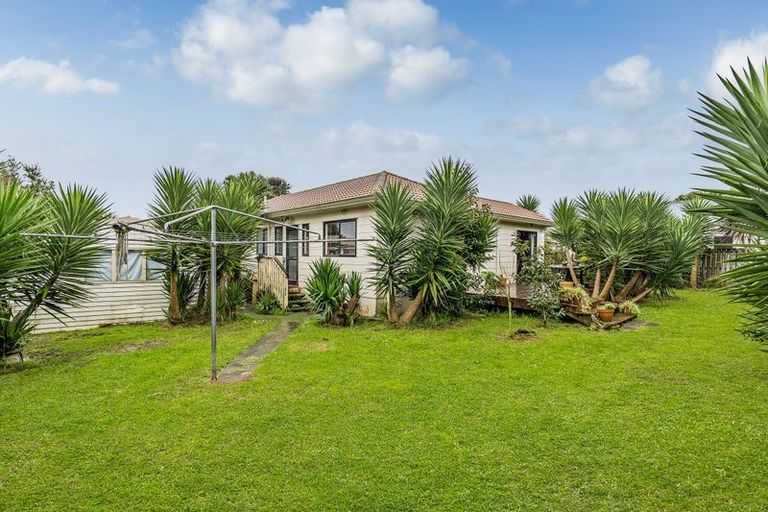 Photo of property in 22 Dungarvon Place, Clendon Park, Auckland, 2103