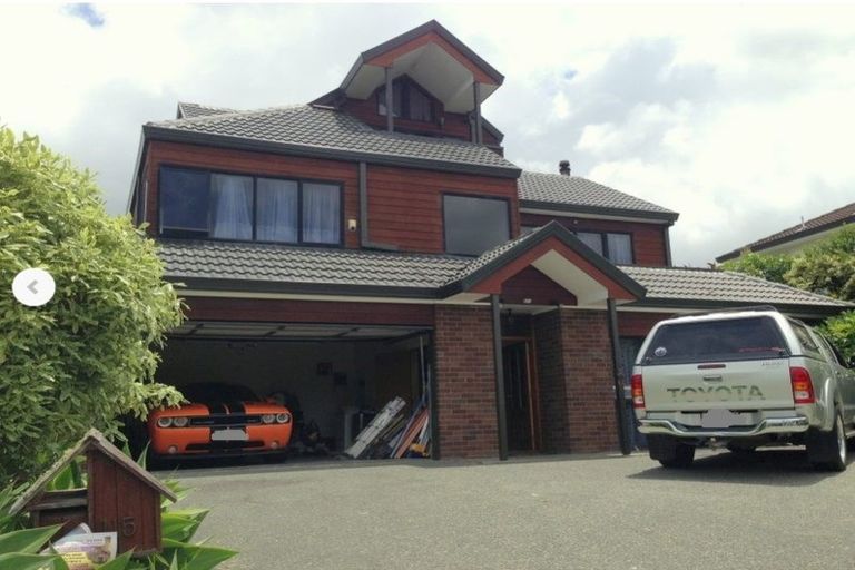 Photo of property in 115 Wiseley Road, West Harbour, Auckland, 0618