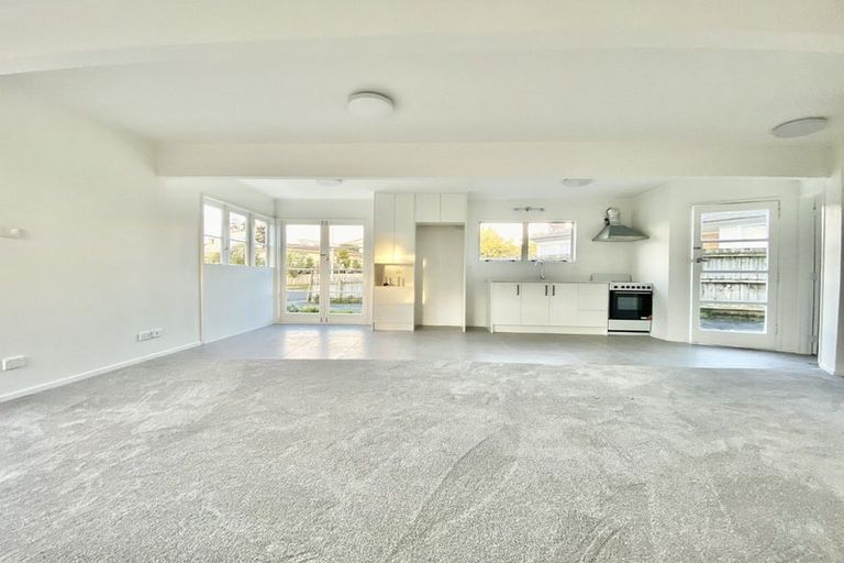Photo of property in 32 Cape Road, Mangere, Auckland, 2022