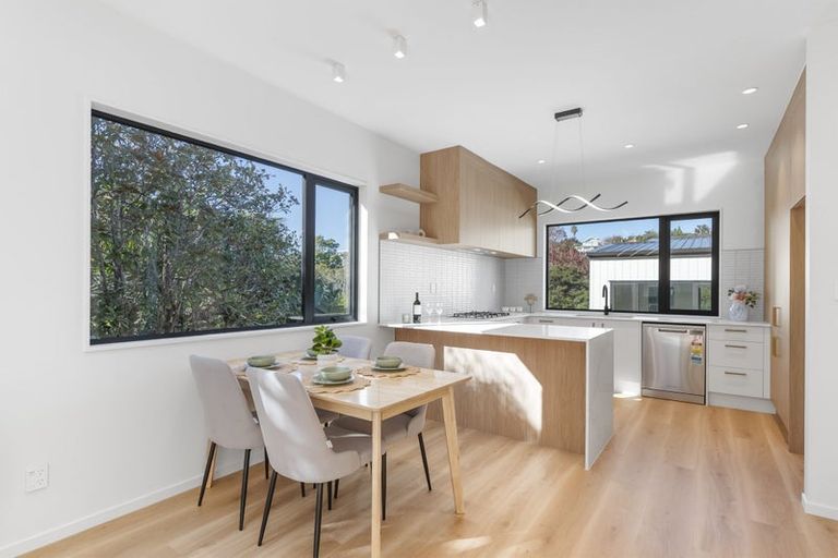 Photo of property in 6/30 Kiteroa Terrace, Rothesay Bay, Auckland, 0630