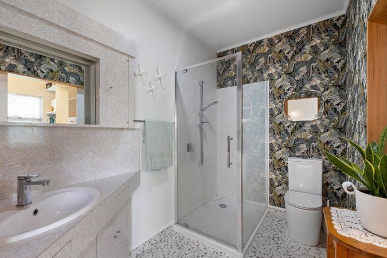 Photo of property in 166 Heta Road, Highlands Park, New Plymouth, 4312