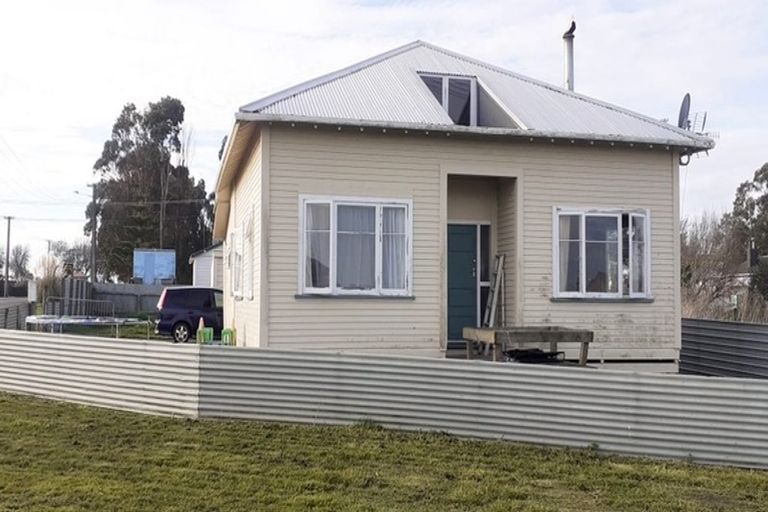 Photo of property in 1 Princess Street, Marton, 4710