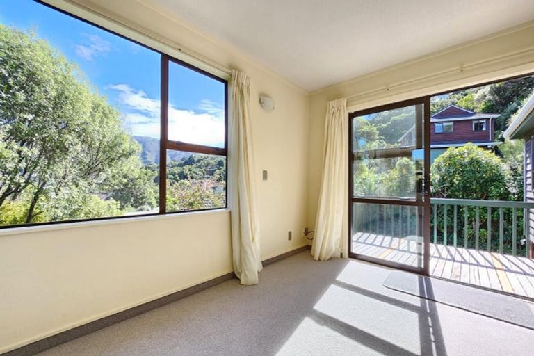 Photo of property in 43b Thatcher Crescent, Crofton Downs, Wellington, 6035