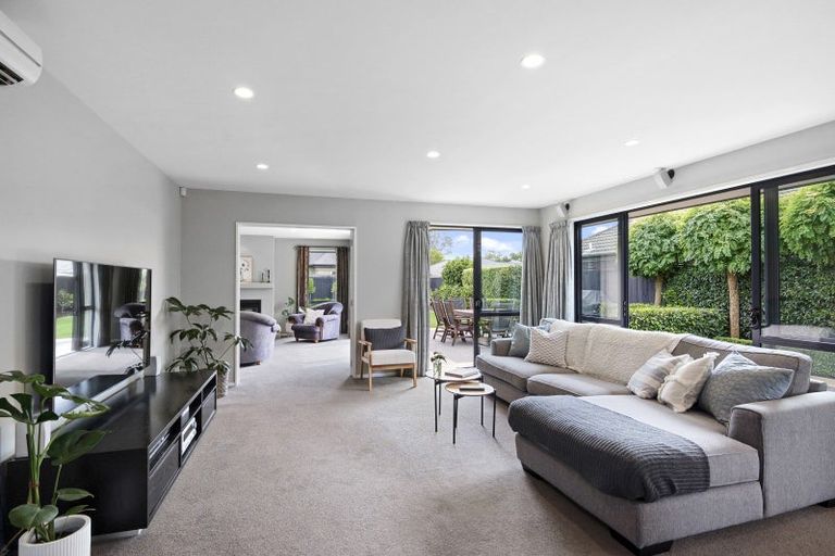 Photo of property in 9 Napoleon Close, Harewood, Christchurch, 8051