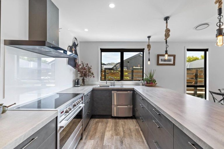 Photo of property in 2 Mulbury Way, Lower Shotover, Queenstown, 9304