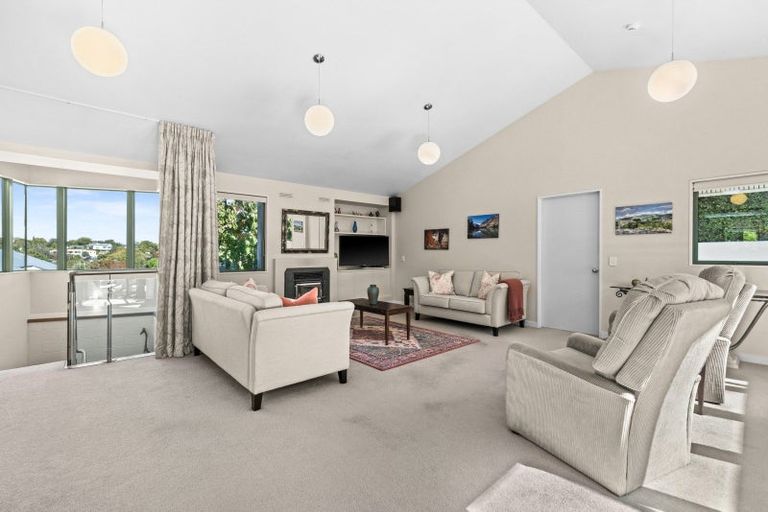 Photo of property in 12 Laing Cove, Havelock North, 4130