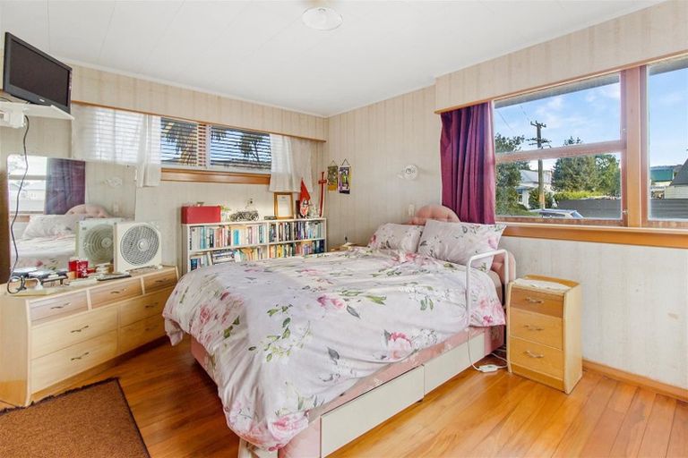 Photo of property in 3 Point Bush Road, Waimate, 7924