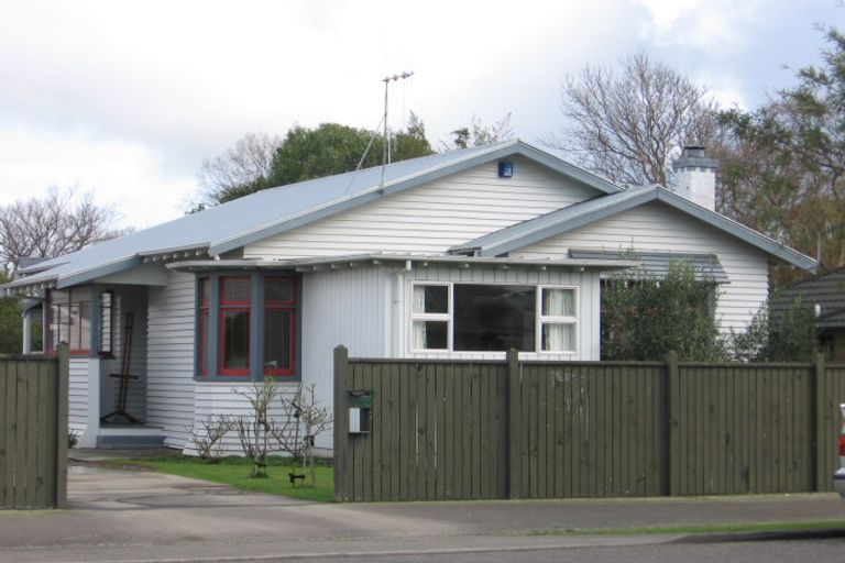 Photo of property in 6 Marne Street, Hokowhitu, Palmerston North, 4410