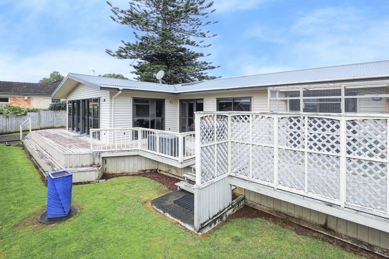 Photo of property in 51 Youngs Road, Papakura, 2110