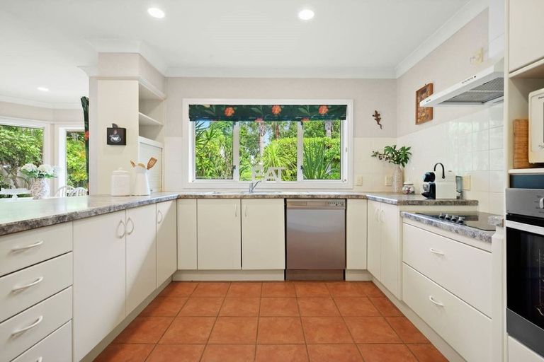 Photo of property in 9 Napa Court, Shamrock Park, Auckland, 2016