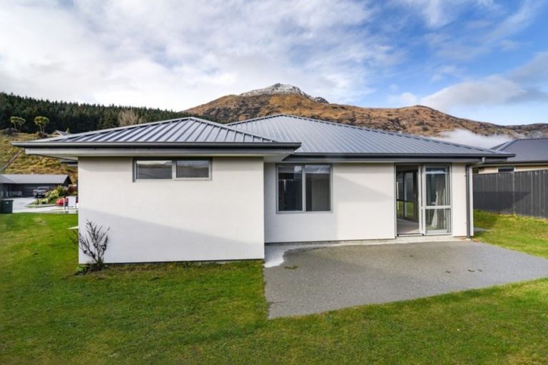 Photo of property in 43 Risinghurst Terrace, Lower Shotover, Queenstown, 9304