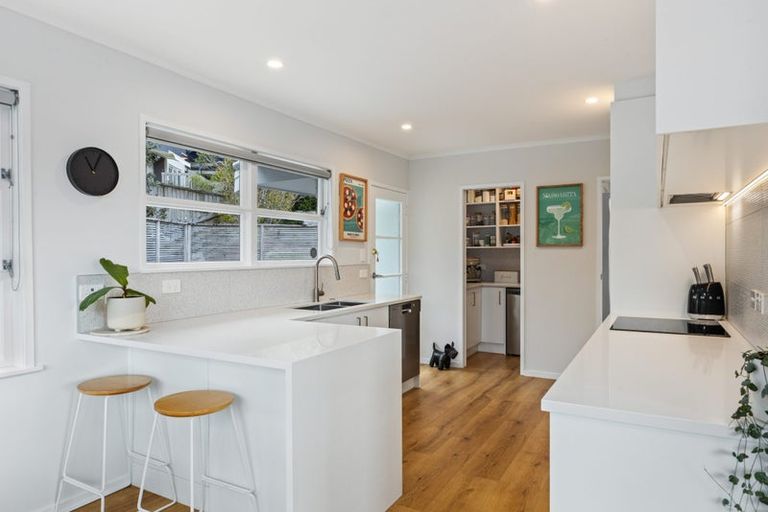 Photo of property in 1/21 Deuxberry Avenue, Northcote, Auckland, 0627