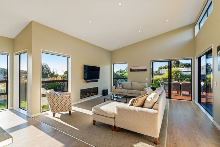 Photo of property in 15 Te Heke Place, Waikanae, 5036