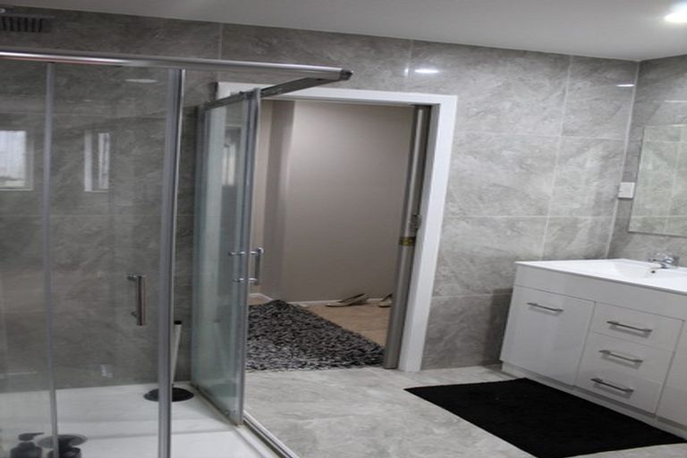 Photo of property in 15 Chieftain Rise, Goodwood Heights, Auckland, 2105