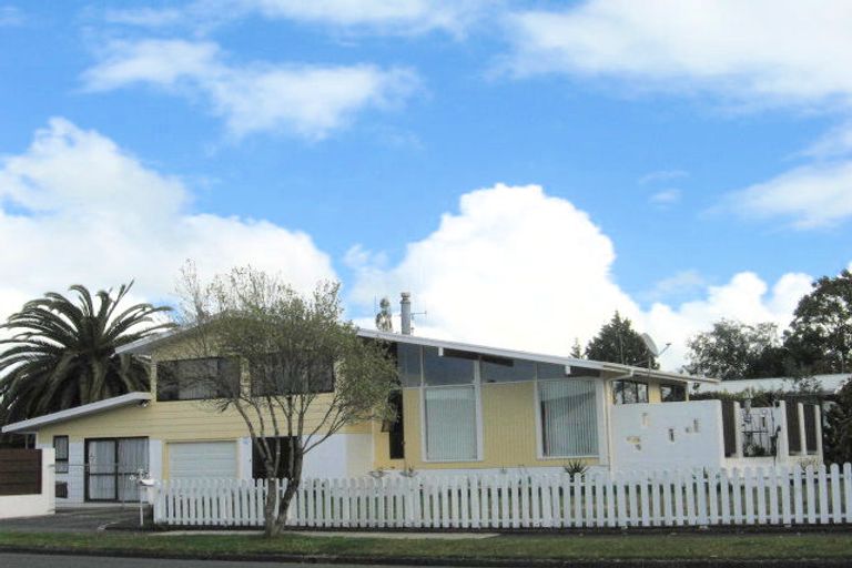 Photo of property in 2 Garden Place, Tikipunga, Whangarei, 0112