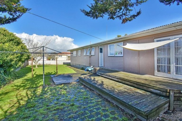 Photo of property in 30 President Avenue, Papakura, 2110