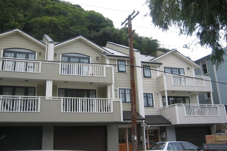 Photo of property in 132 Aro Street, Aro Valley, Wellington, 6021