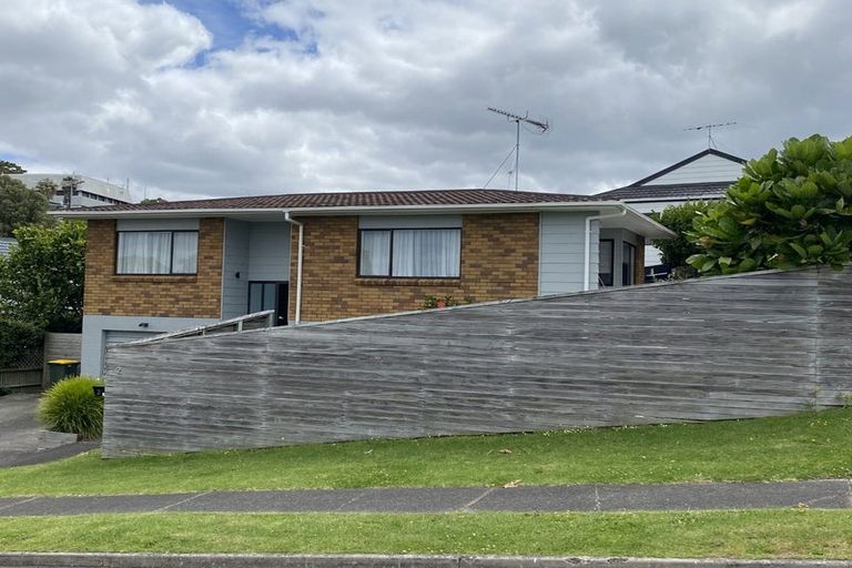 Photo of property in 2 Kenneth Hopper Place, Manly, Whangaparaoa, 0930