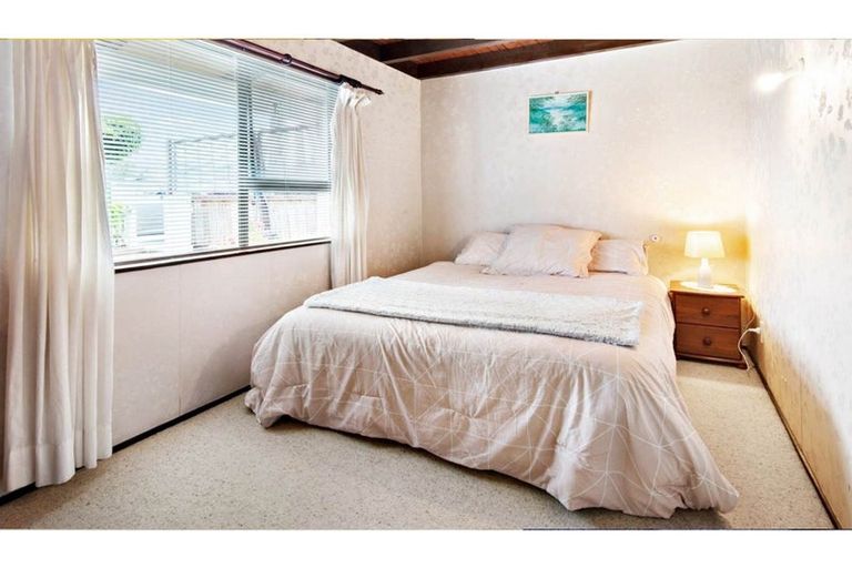 Photo of property in 11 Vipond Road, Stanmore Bay, Whangaparaoa, 0932