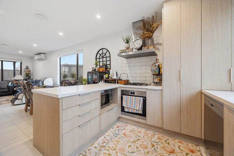 Photo of property in 25 Orona Place, Takanini, 2112