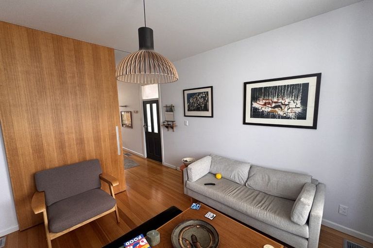 Photo of property in 64 Elizabeth Street, Mount Victoria, Wellington, 6011