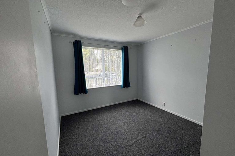 Photo of property in 72a Guadeloupe Crescent, Grenada Village, Wellington, 6037