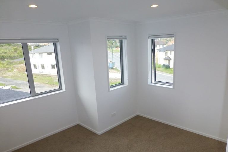 Photo of property in 25 Maylee Crescent, Gulf Harbour, Whangaparaoa, 0930