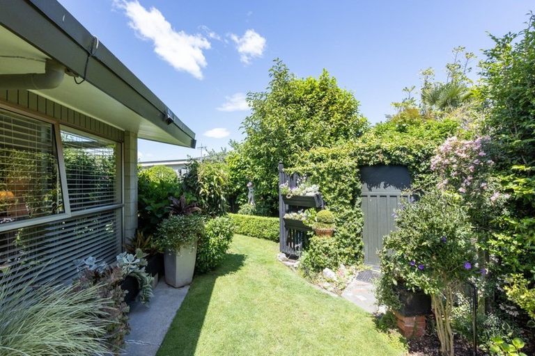 Photo of property in 72 Puketapu Road, Taradale, Napier, 4112