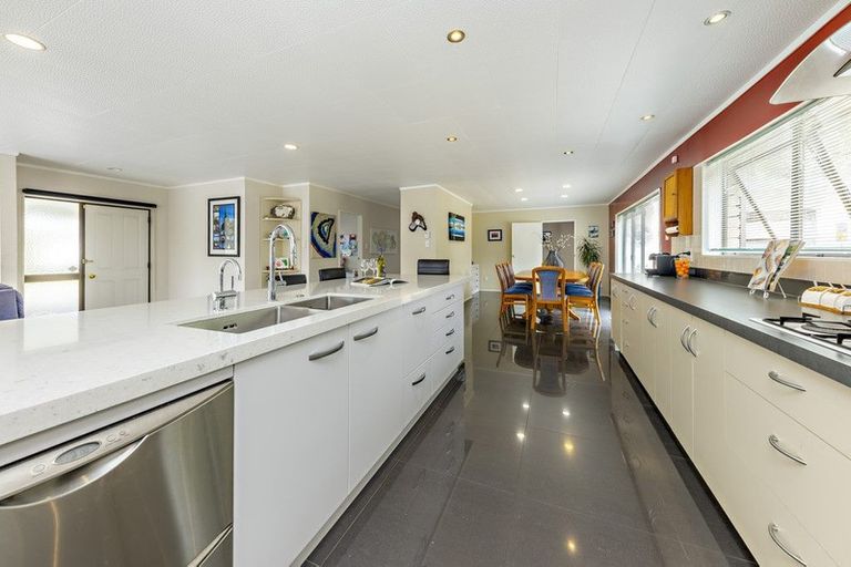 Photo of property in 4 Riksha Place, Conifer Grove, Takanini, 2112