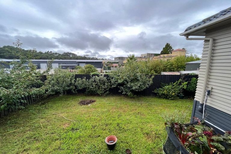 Photo of property in 379c West Coast Road, Glen Eden, Auckland, 0602
