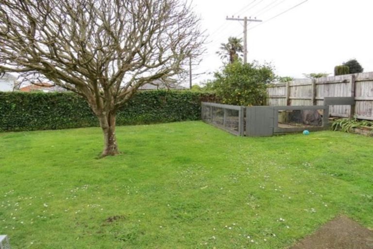 Photo of property in 7 Chard Street, Westown, New Plymouth, 4310