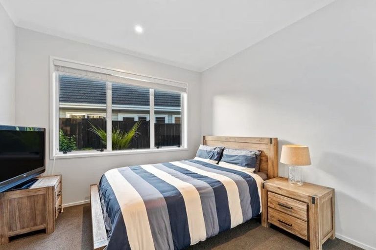 Photo of property in 8 Vue Terrace, Silverdale, 0932